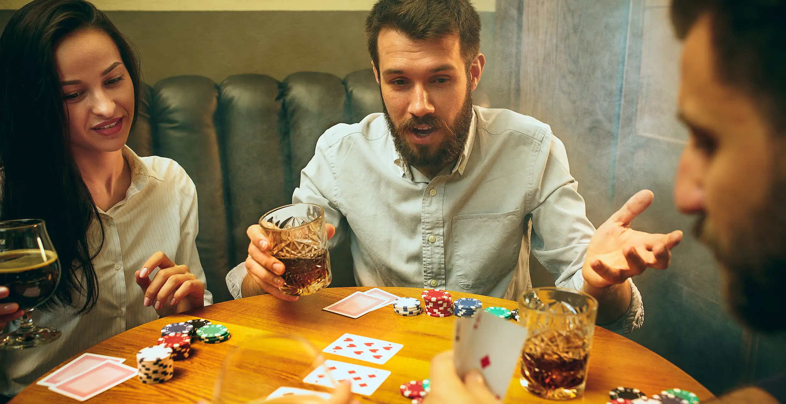 How to Play at Online Casinos: A Beginner’s Guide to Safe and Responsible Gambling