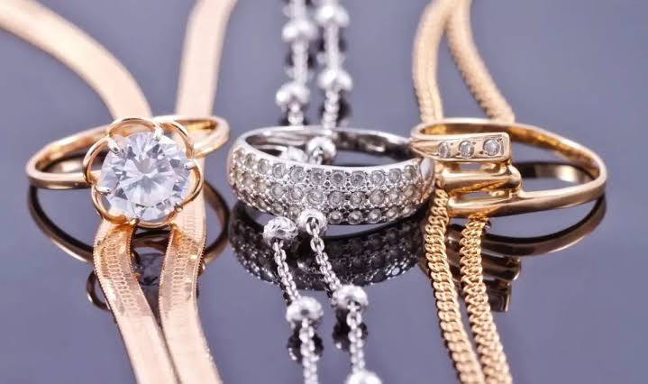 Vital Traits to Look for in the Perfect Wholesale Silver Jewelry Supplier