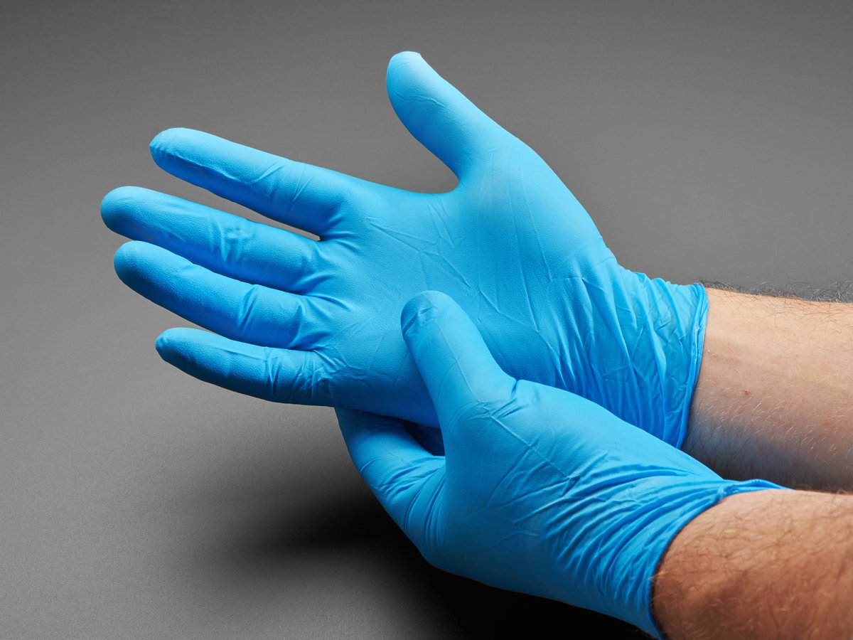Why Disposable Gloves Are a Must-Have in Any Food Business: 5 Key Reasons