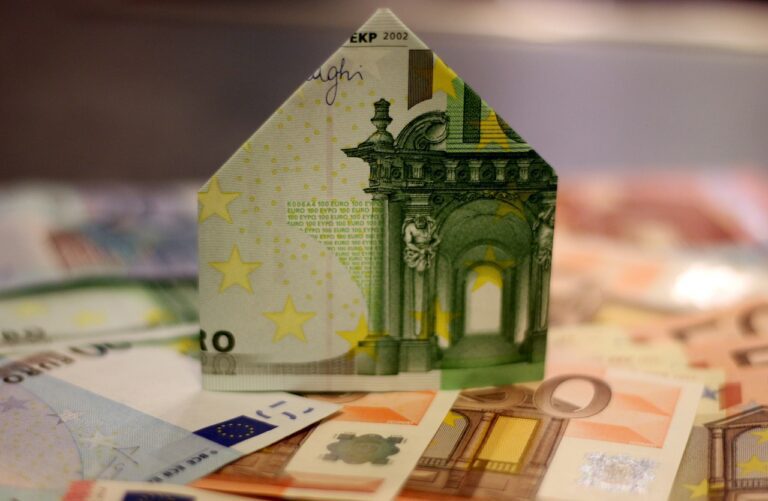 Line of Credit vs. Home Loan