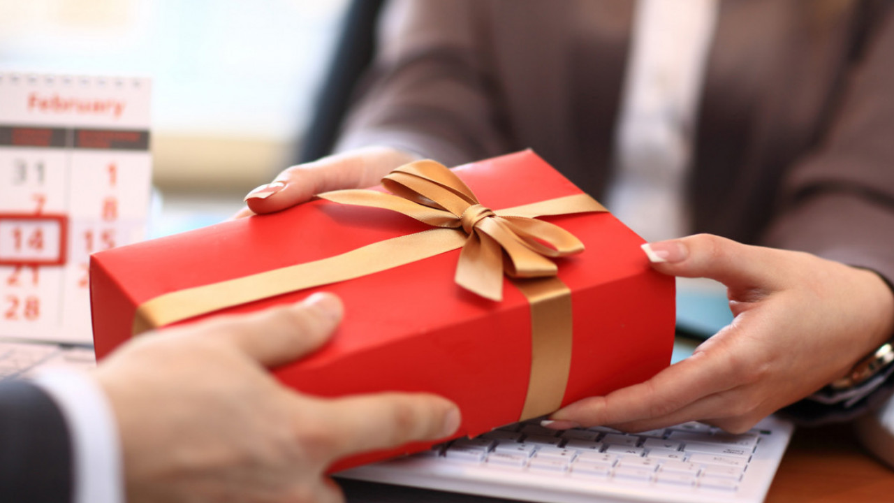 When to Gift: The Art of Corporate Branded Gifting in Sydney