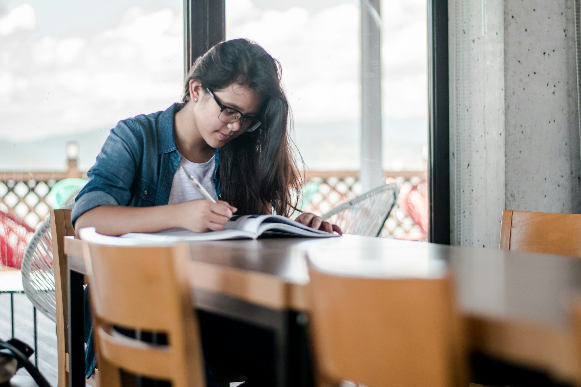 Learning Hebrew in Israel: The Complete Guide to Ulpanim and Courses