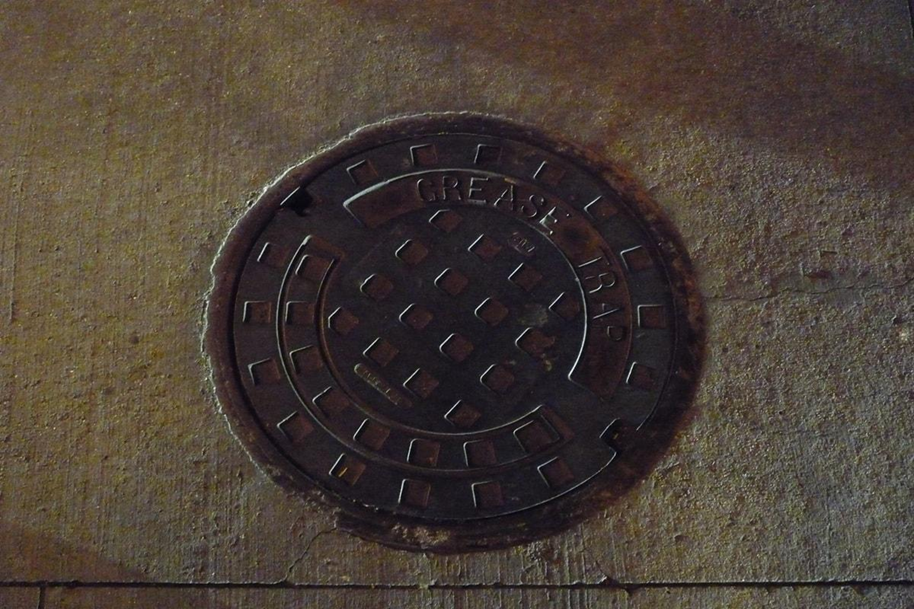 Grease Trap Cleaning vs. Replacement: Which Do You Need?