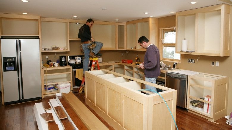 3 Hardware Styles That Instantly Update Your Kitchen