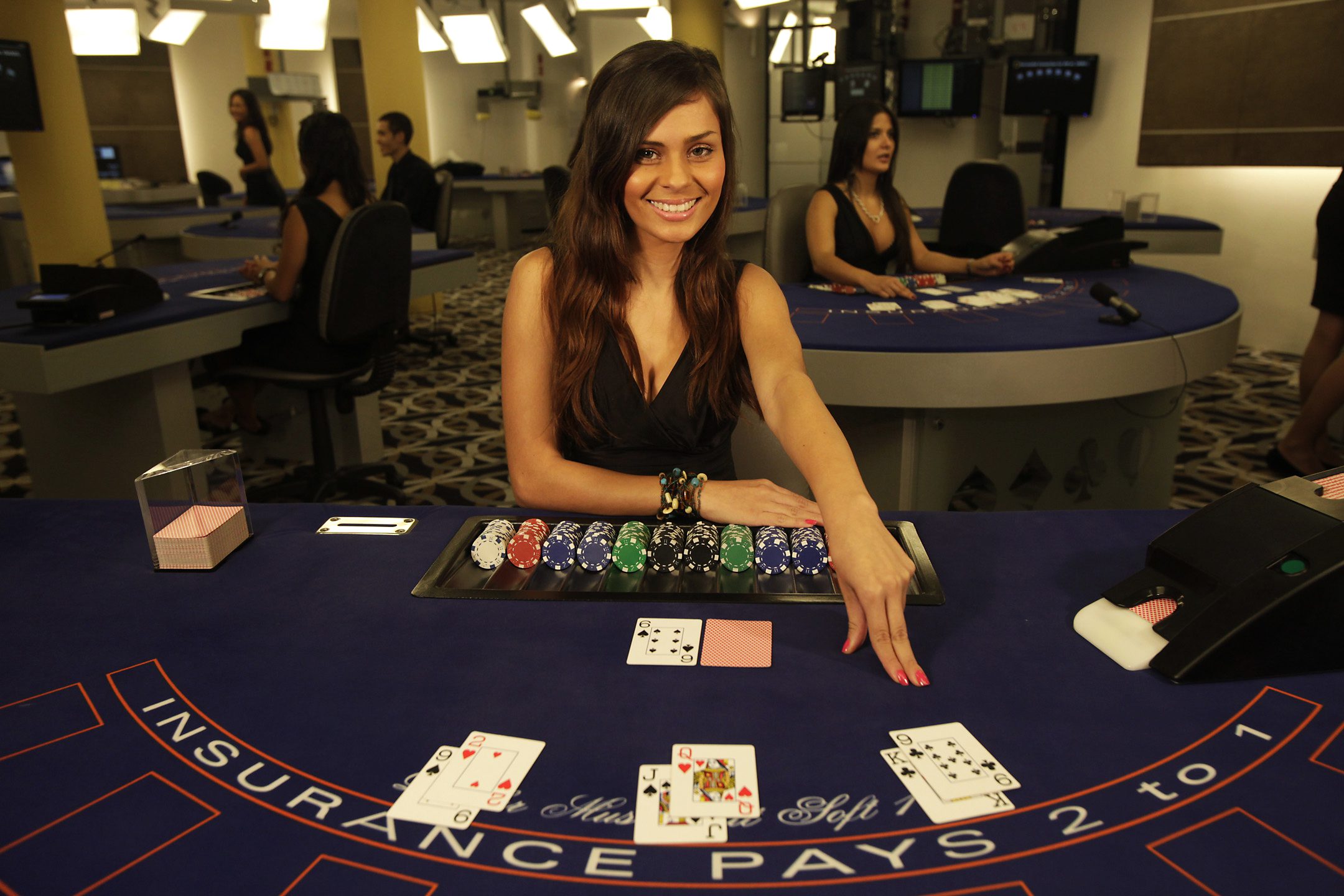 Live Dealer Games: Bringing the Casino Experience Home