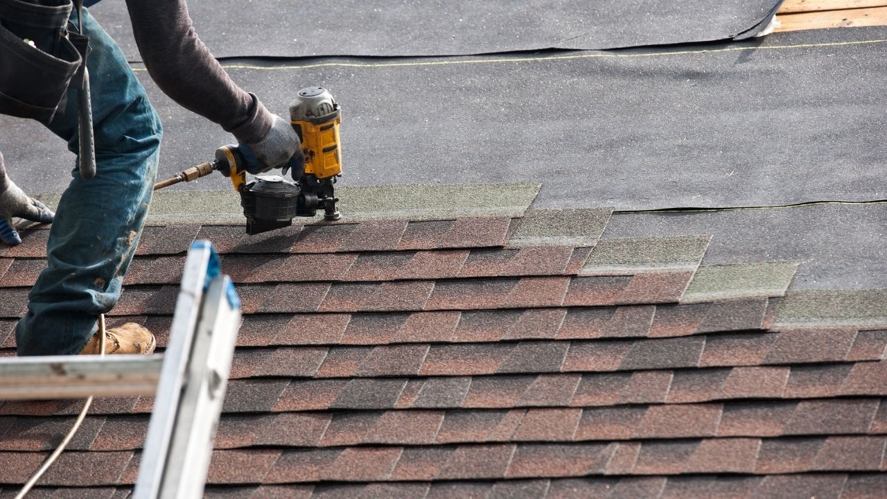 HOMEOWNER’S CHECKLIST FOR HIRING A ROOFER IN WINTER HAVEN