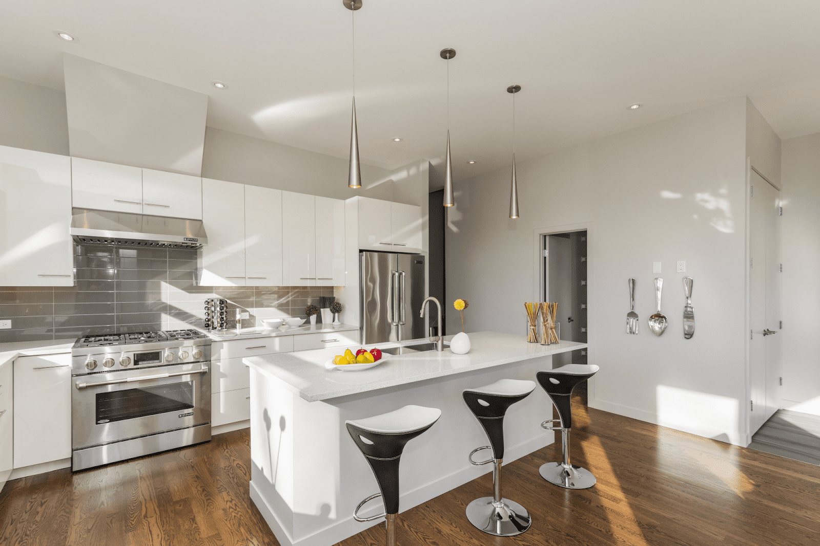 Designing a Modern Kitchen: Do’s and Don’ts You Need to Know